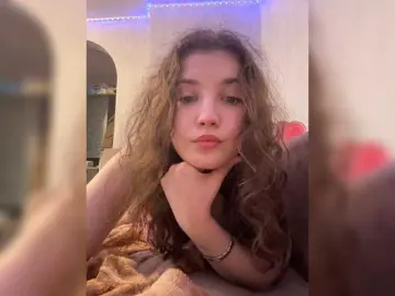 CuteCurly18  live sex cam