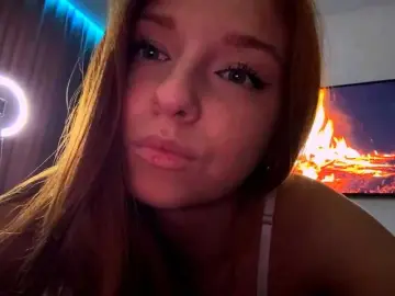 LyndseyShinkle  live sex cam