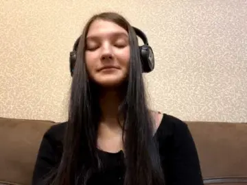 AideLandaker  live sex cam