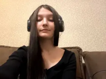 AideLandaker  live sex cam