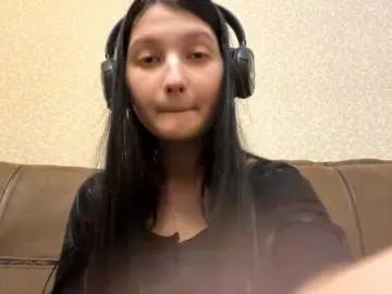 AideLandaker  live sex cam