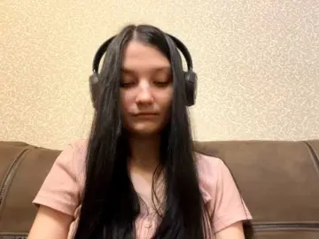 AideLandaker  live sex cam