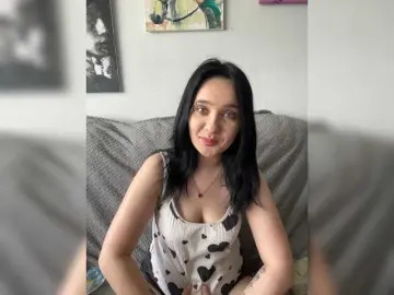 Astarta-bluud  live sex cam