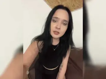 Astarta-bluud  live sex cam