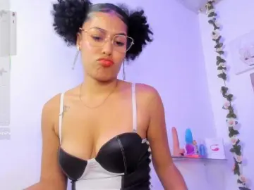 Baddie-Delayla  live sex cam
