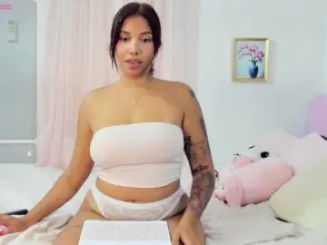 LucyMartelli  live sex cam