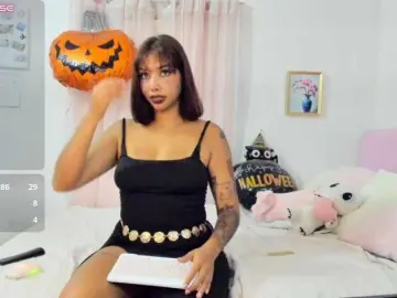 LucyMartelli  live sex cam