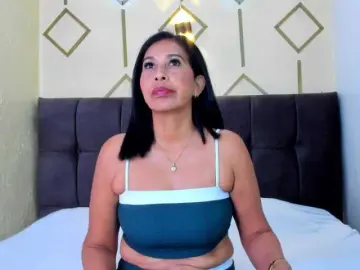 Shanon-mature  live sex cam