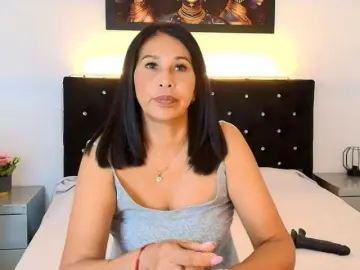 Shanon-mature  live sex cam