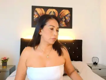 Shanon-mature  live sex cam