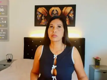 Shanon-mature  live sex cam