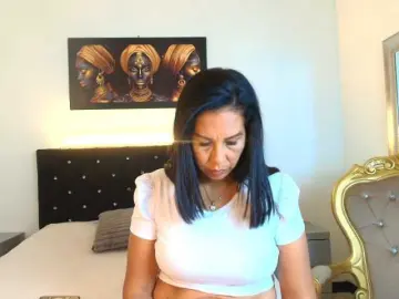 Shanon-mature  live sex cam