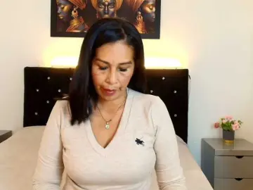 Shanon-mature  live sex cam