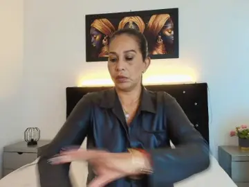 Shanon-mature  live sex cam