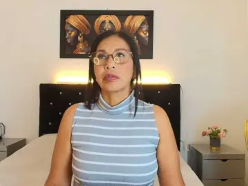 Shanon-mature  live sex cam