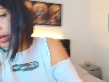 Shanon-mature  live sex cam