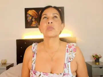 Shanon-mature  live sex cam