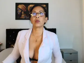 Shanon-mature  live sex cam