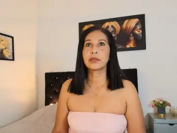 Shanon-mature  live sex cam