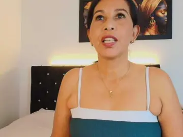 Shanon-mature  live sex cam