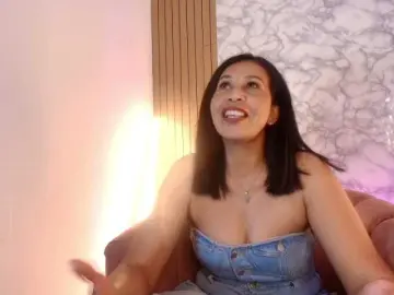 Shanon-mature  live sex cam