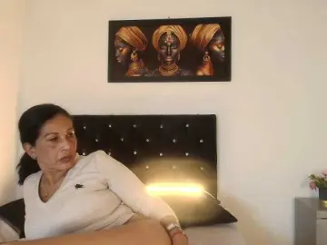 Shanon-mature  live sex cam