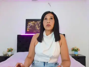 Shanon-mature  live sex cam