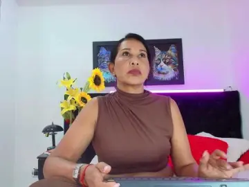 Shanon-mature  live sex cam