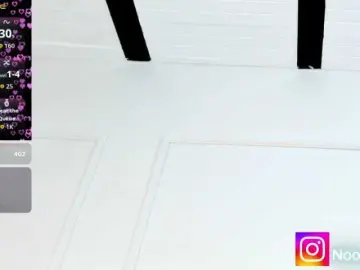 Candaceowens  live sex cam