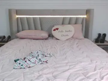Catwoman90  live sex cam