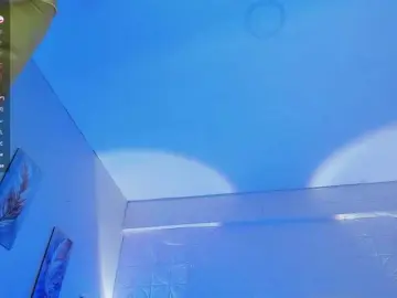 Emilly  live sex cam