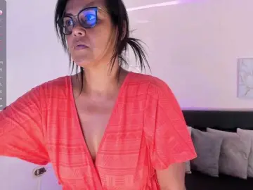 Emilly  live sex cam