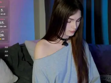 Allienee  live sex cam