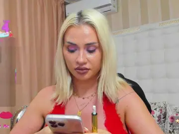 Sassyqueen  live sex cam