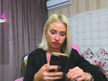 Sassyqueen  live sex cam
