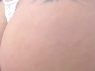 Tiny-whore  live sex cam