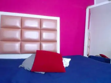 Tiny-whore  live sex cam