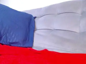 Tiny-whore  live sex cam