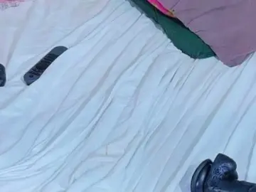 Tiny-whore  live sex cam