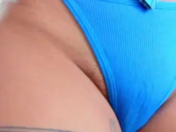 Tiny-whore  live sex cam