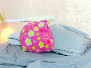 Tiny-whore  live sex cam