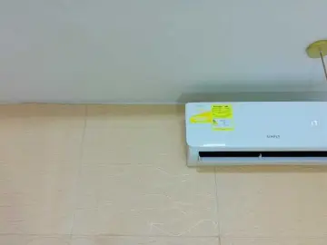 Tiny-whore  live sex cam