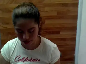 EmilyCCm  live sex cam