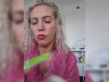MoonKitten  live sex cam