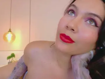 Natytrainor  live sex cam
