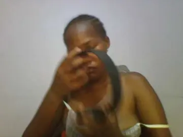 Pretty-thalia1  live sex cam