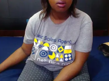 Bustytitsxx22  live sex cam