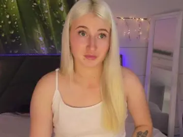 HollyTaillor  live sex cam