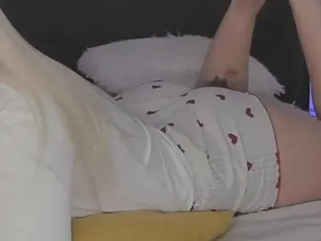 HollyTaillor  live sex cam