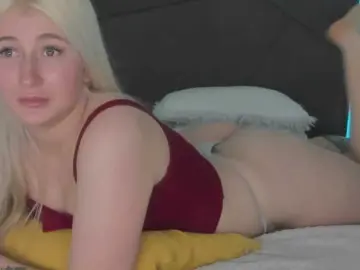 HollyTaillor  live sex cam